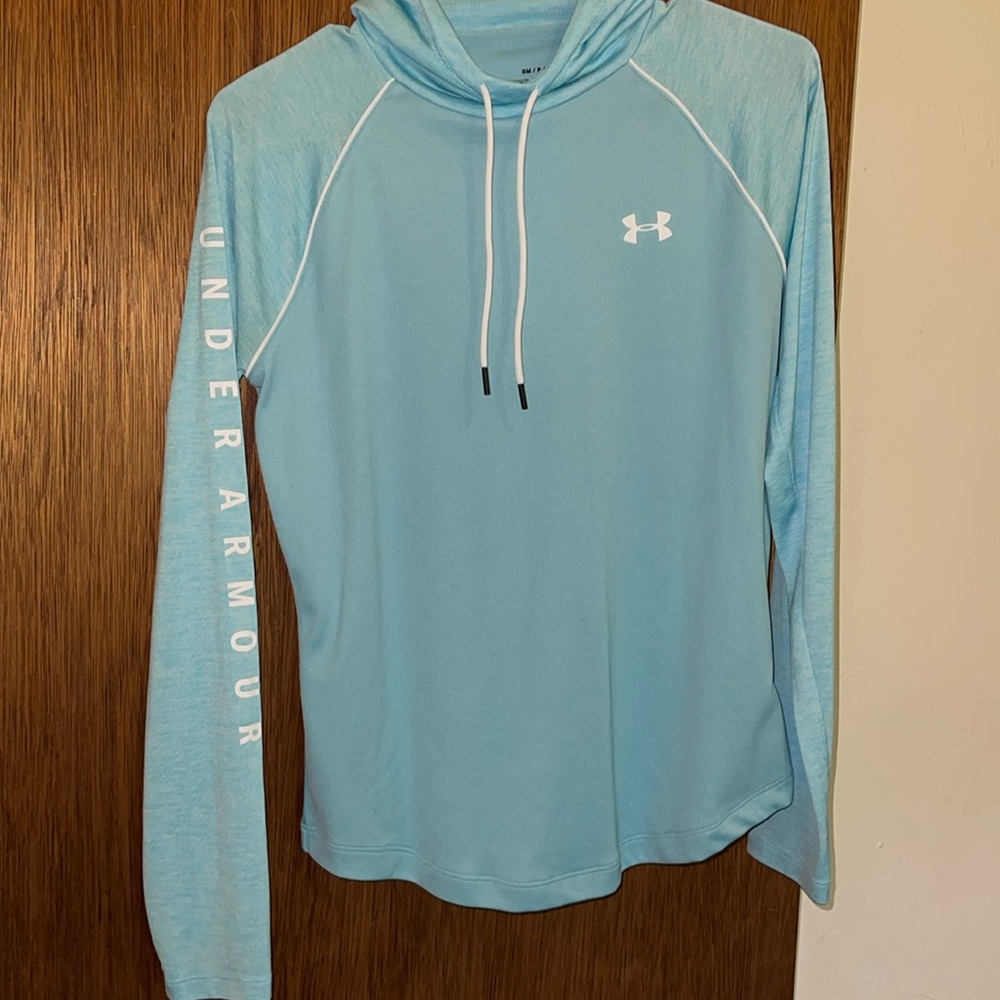 Small Under Armour Hooded Heatgear Top